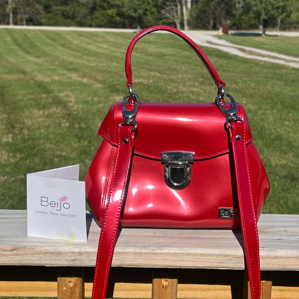 Beijo Classic Glossy Candy Apple Purse Buckle Close Zipper‎ Pocket 7" x 8"